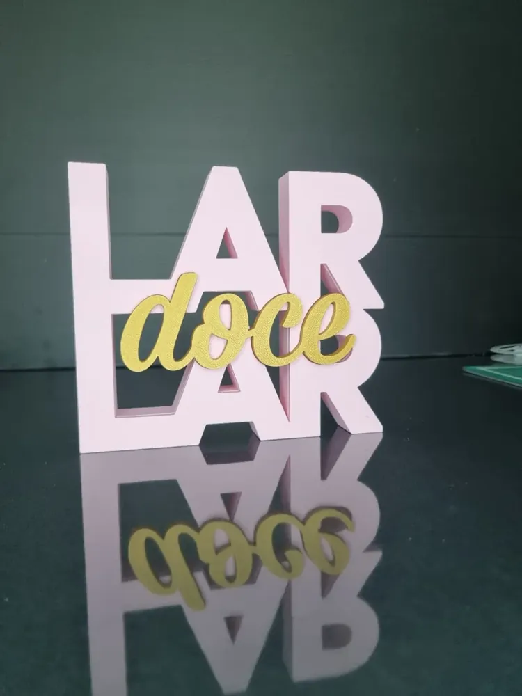 Foto real: Letreiro Lar Doce Lar